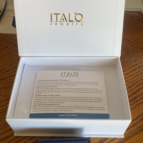 Italo Heart Necklace - Picture 4 of 5